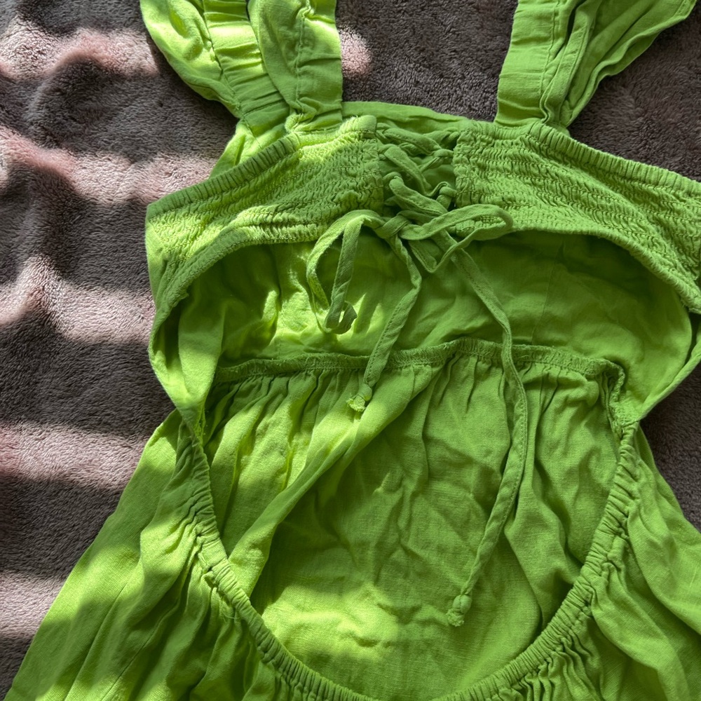 Green dress - Picture 3 of 3